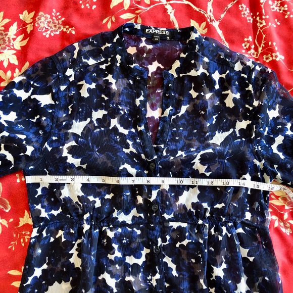 Express Floral-Print Sheer Convertible Sleeve Button-Front Tunic Shirt - XS - Picture 10 of 16